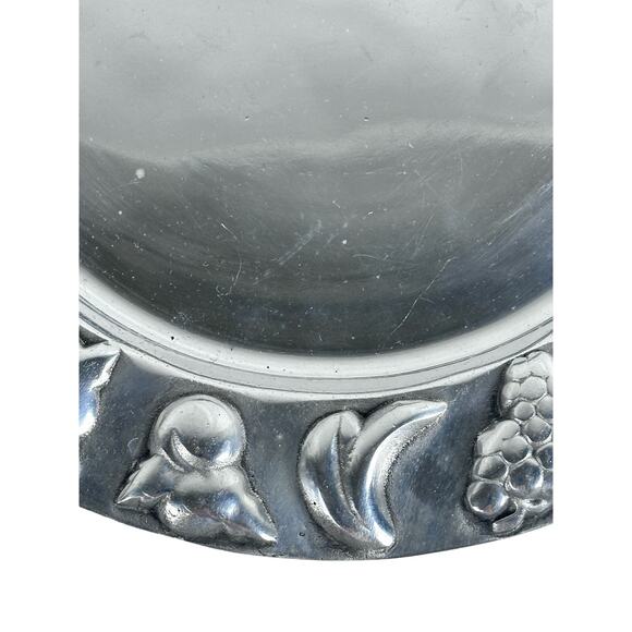 Large Aluminum Round Fruit Embossed Design Serving Platter-Nice! - Picture 6 of 8